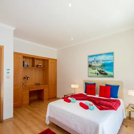 Villa In Algarve With Heated Pool & Bbq Vila