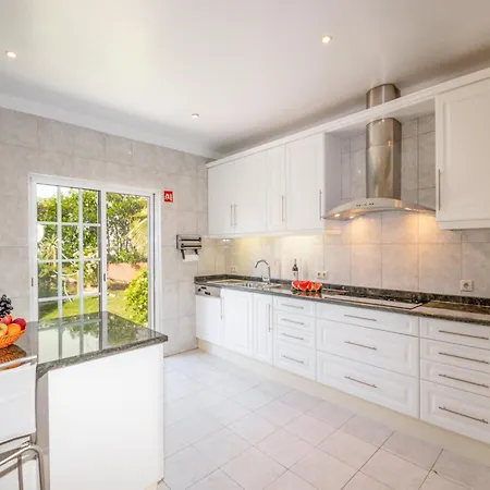Vila Villa In Algarve With Heated Pool & Bbq