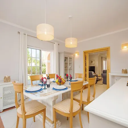 Villa In Algarve With Heated Pool & Bbq Villa