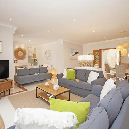 Villa In Algarve With Heated Pool & Bbq Vila *