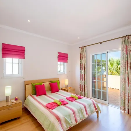 Villa In Algarve With Heated Pool & Bbq Vila *