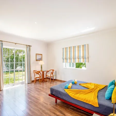 Villa In Algarve With Heated Pool & Bbq Vila *
