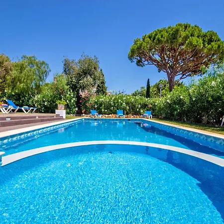 Villa In Algarve With Heated Pool & Bbq