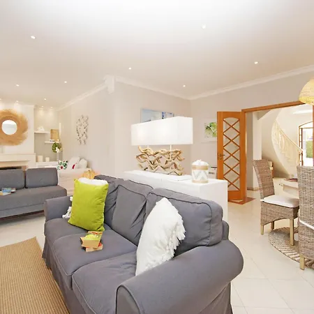 Villa In Algarve With Heated Pool & Bbq Almancil